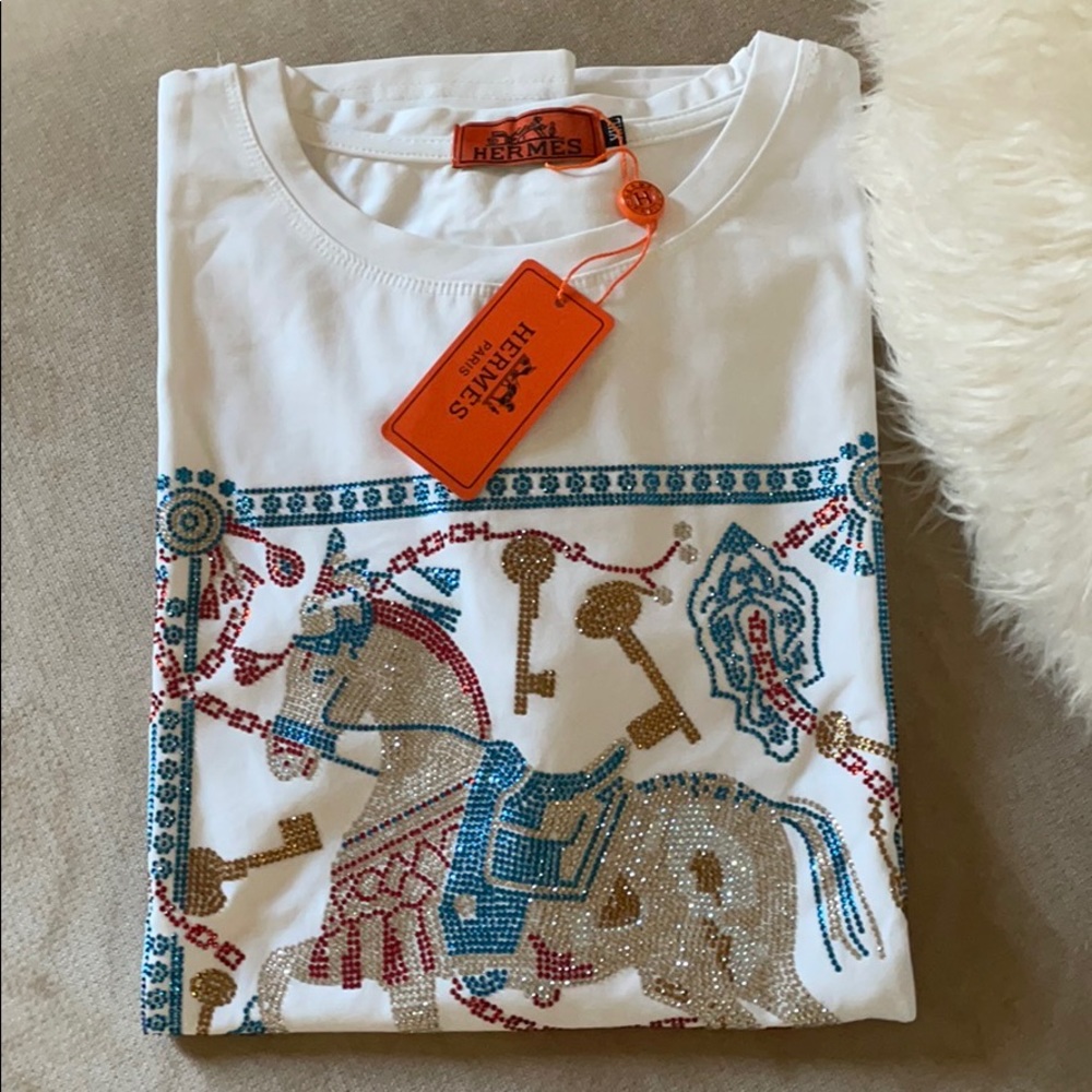❤️SOLD❤️White Short Sleeves Shirt